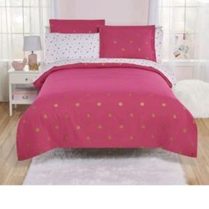 7 PC Fuchsia Duvet Set